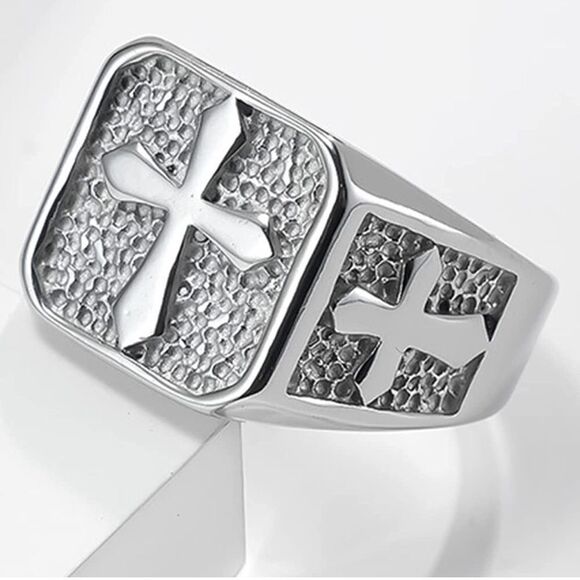 RING - Signet Cross Ring Silver - Picture 2 of 3